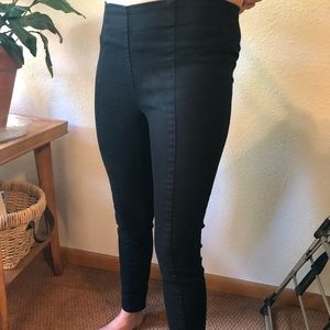 black high-waisted leggings